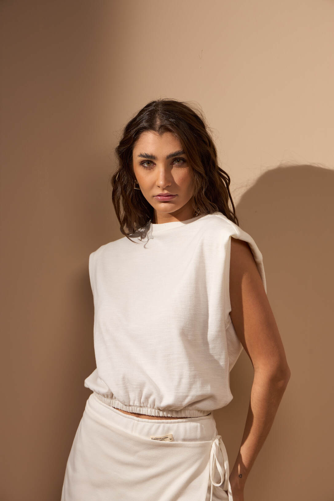 Cropped Roots - White