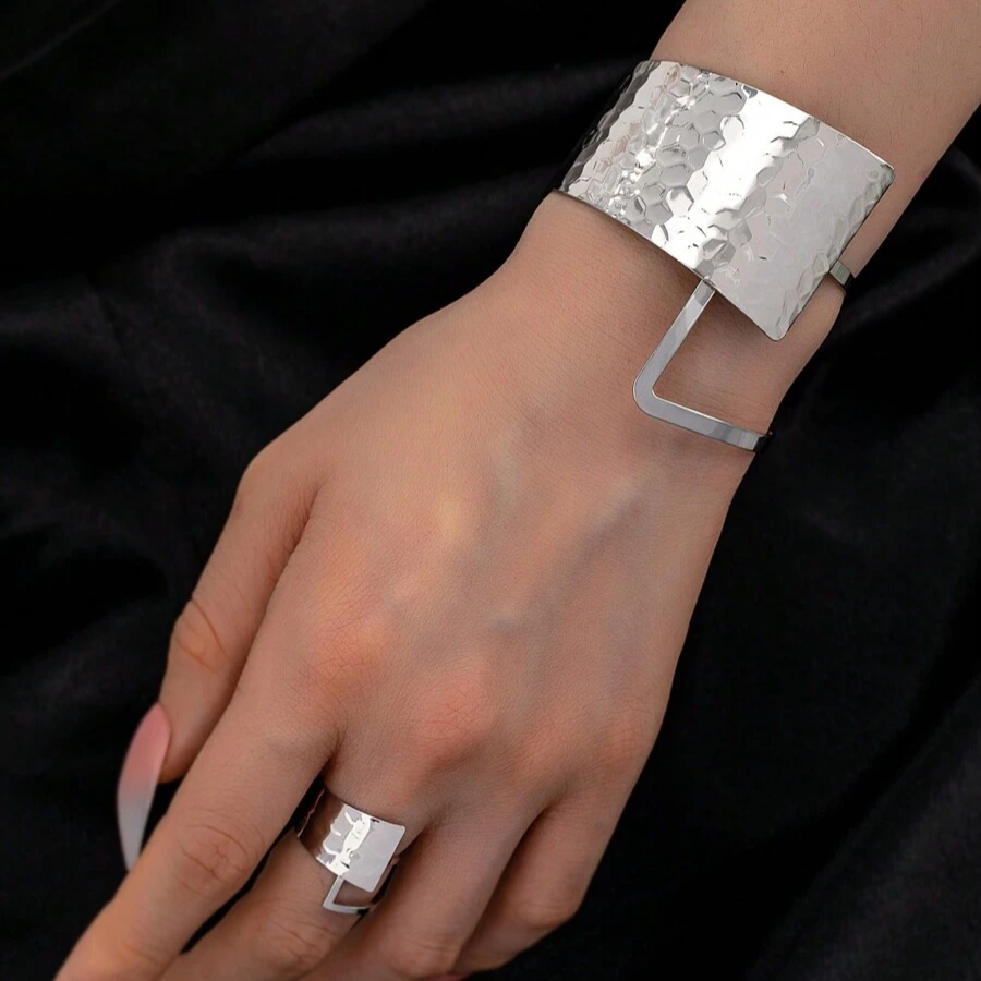 Modern Hammered Jewelry Set – 1 Bracelet and 1 Ring