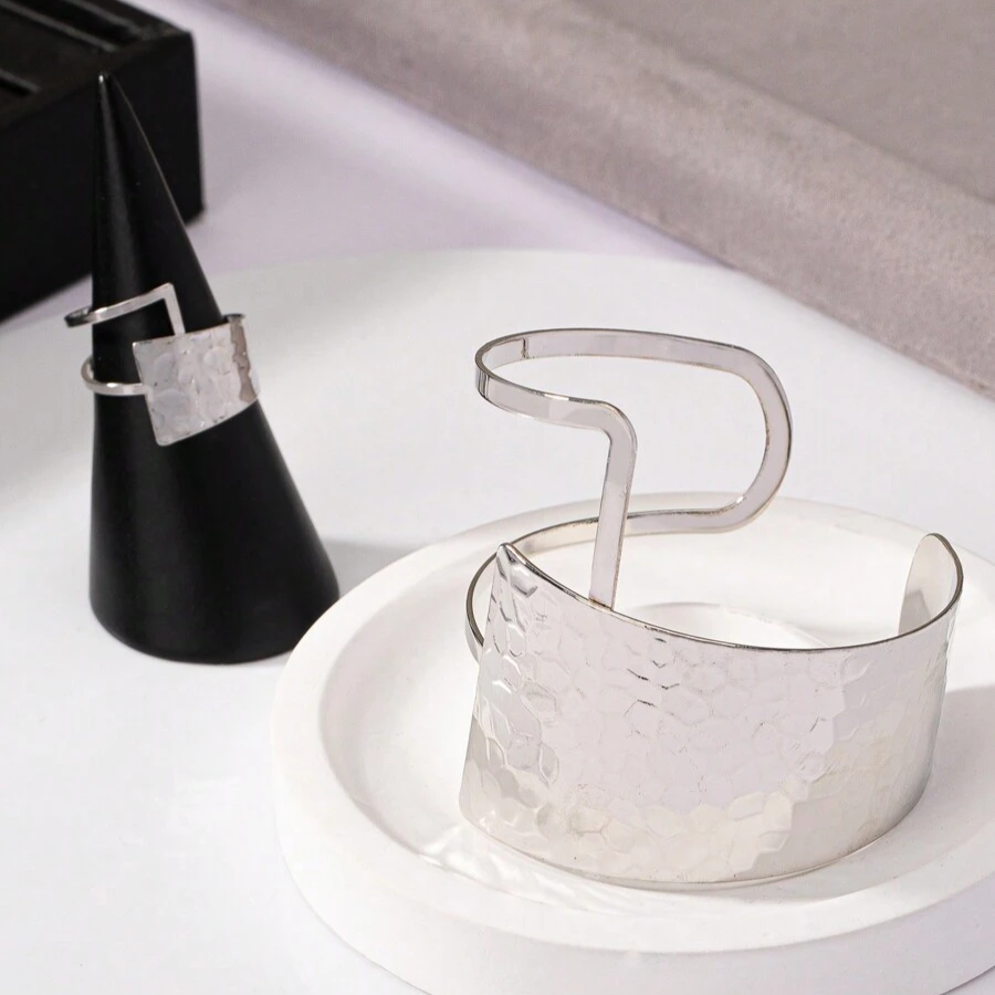 Modern Hammered Jewelry Set – 1 Bracelet and 1 Ring